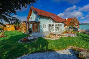 GLÜCKLICH WOHNEN MIT DER GANZEN FAMILIE... SAMT GRILLPLATZ, KELLERSAUNA UND GARTEN! GLÜCKLICH WOHNEN MIT DER GANZEN FAMILIE... SAMT GRILLPLATZ, KELLERSAUNA UND GARTEN!